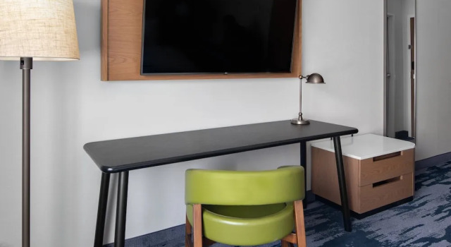Люкс Fairfield Inn & Suites by Marriott Lake Geneva