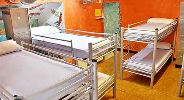 Arco Youth Hostel A&A, Забронировать Хостел Барселона провинция Барселона, рядом с Приход Св. Августина