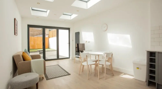 Two Bedroom Flat in London, Varaa Hotelli Hotellit Suur-Lontoo pysäköinnillä, Pysäköinti