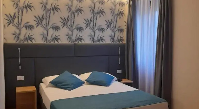 Полулюкс Bike Hotel Touring Gardone Riviera & Wellness