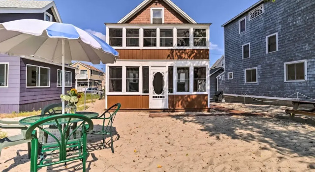 Коттедж с 3 комнатами Beachfront Connecticut Retreat w/ Views!