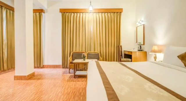 Двухместный номер Deluxe Summit Ttakshang Residency Hotel & Spa 2 Mins Walk to MG Marg