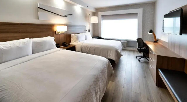 Четырёхместный номер Standard Holiday Inn Express & Suites Trois Rivieres Ouest by IHG