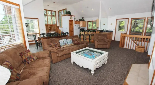 Goat Locker - 5 Br Home