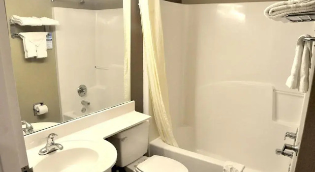 Четырёхместный номер Standard Microtel Inn & Suites by Wyndham Lithonia/Stone Mountain