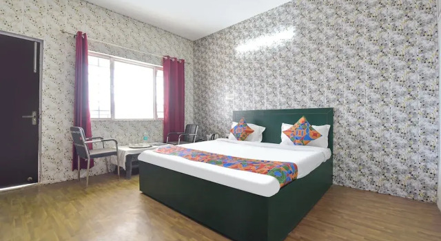 Номер Standard FabHotel Green Acres