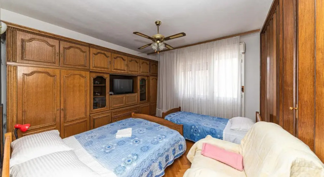 Beautiful Apartment in Trogir With Wifi and 2 Bedrooms