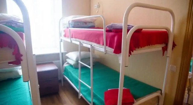 Кровать в общем номере (мужской номер) Хостел «Гостиный дом на Невском»