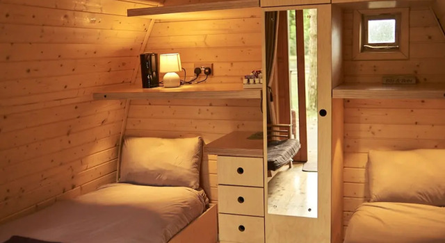 Pinewood Camping Pods - At Port Lympne Reserve, Rezervasyon Kamp Alanı Hythe Kent Downs