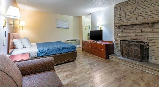 Двухместный люкс Econo Lodge Inn & Suites on the River