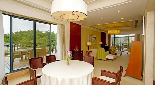 Люкс Presidential Agile ChangJiang Hotel ZhongShan