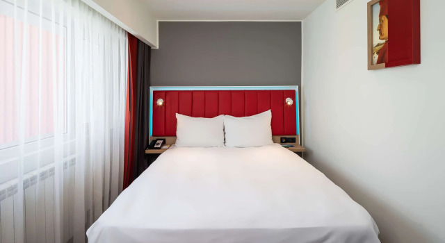 Полулюкс Park Inn by Radisson Bucharest Hotel & Residence