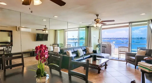 Waterfront Getaway 1 3 Bedrooms 3 Bathrooms Townhouse