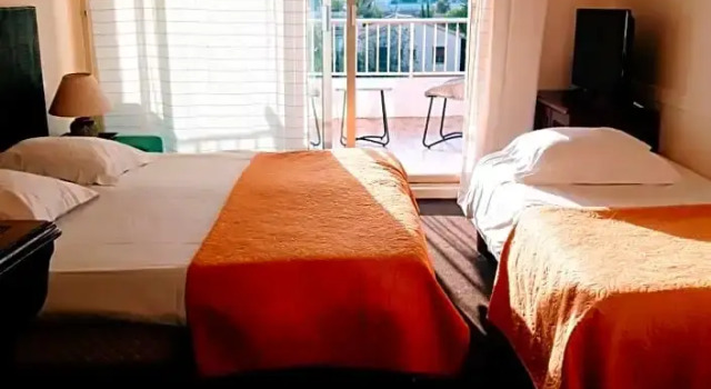 Трёхместный номер Standard Hôtel Restaurant Brasilia