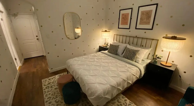 Gorgeous Studio in Beverly Boulevard! Sleeps 4!