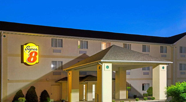 Super 8 by Wyndham Pontoon Beach IL/St. Louis MO Area, Prenota Locanda Pontoon Beach Illinois