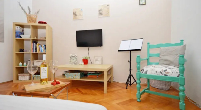 Apartment Mia, Забронировать Апартаменты/квартира Водице Шибенско-Книнская жупания, рядом с Пристань для яхт ACI Водице