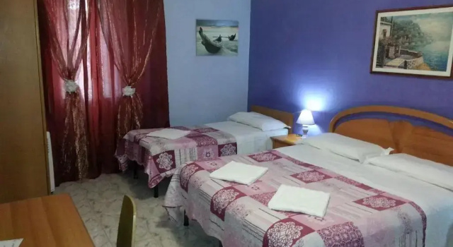 Roxena House