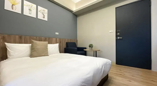 Sunshine Hotel