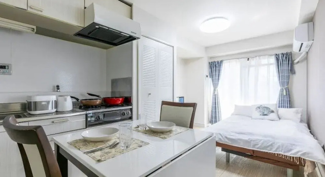 Shinkoiwa ColorBee Hostel 5, Забронировать Хостел Токио Токийский столичный округ, рядом с Katori Shrine