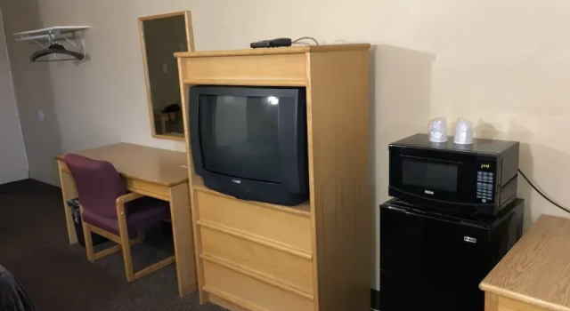 Четырёхместный номер Standard Nights Inn Motel