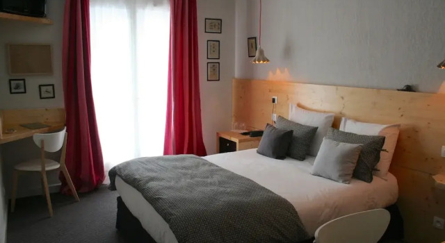 Двухместный номер Classic с балконом Hotel Spa Azteca Barcelonnette
