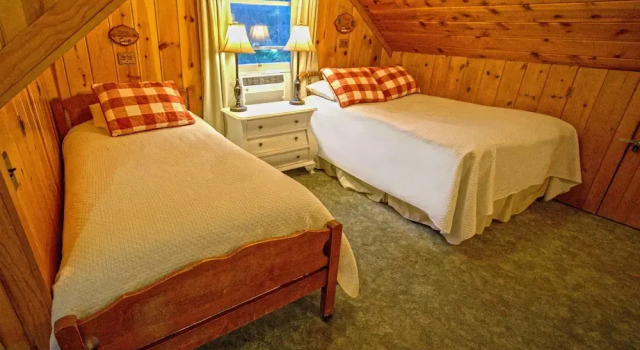 Коттедж Arrowhead Pine Rose Cabins