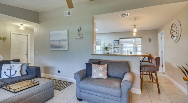 Lovely Merritt Island Home w/ Kayak + Fire Pit!, Varaa Hotelli Hotellit Space Coast pysäköinnillä, Pysäköinti