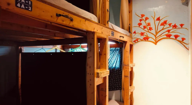 Кровать в общем номере (женский номер) с балконом Fuqi Hostel - Heping