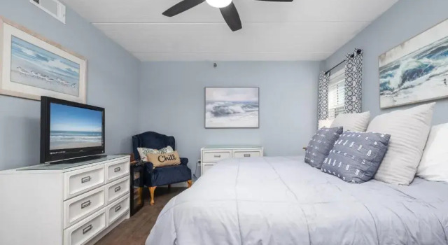 Beachcomber 304, 2BRs, Pool, Beach, Near Mayo Clinic, Sleeps 4