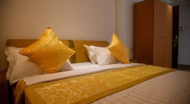 Номер Deluxe Gold Plaza Hotel