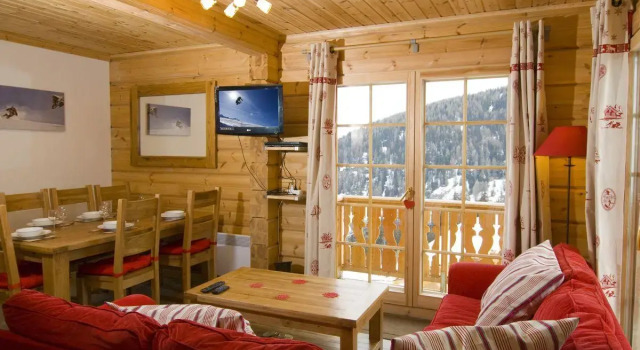 Madame Vacances - Les Chalets De Crête Côte Village, Забронировать Шале Коттеджи Ла-Плань-Тарантез, рядом с Горнолыжный подъемник Фуниплань Гранд Рошет, Коттедж