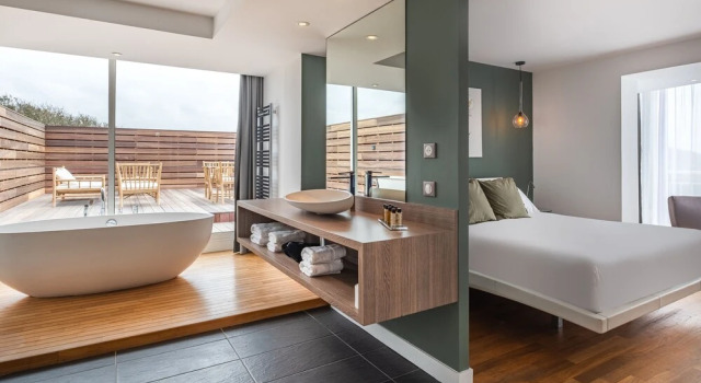 Люкс с красивым видом из окна Hôtel & Spa Le Grand Large