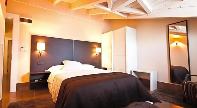 Hotel Restaurante Puente Romano, Book Hotel Quincoces de Yuso 