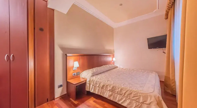 Полулюкс Dado Hotel International