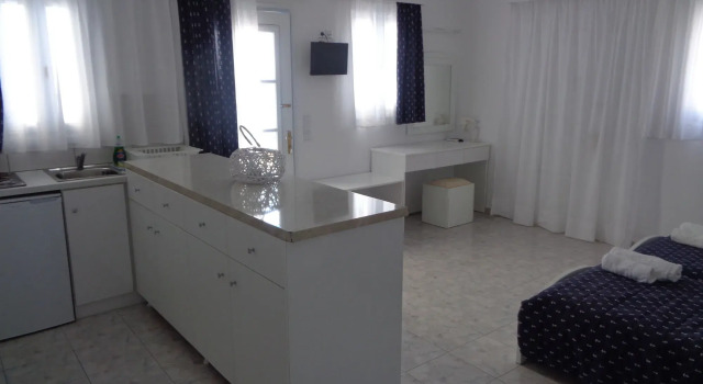 Blue and White Studios & Apartments