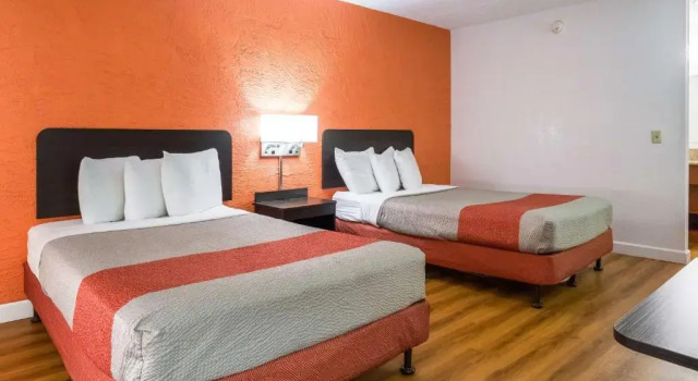 Четырёхместный номер Standard Motel 6-Prospect Heights, IL