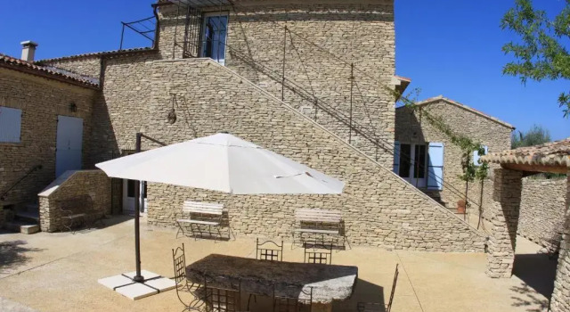 Вилла Les Pres de Gordes