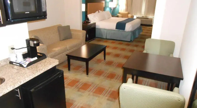 Люкс Holiday Inn Express & Suites Houston Northwest-Brookhollow by IHG
