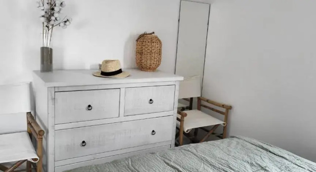 Le Vog the beach 200 m away and the shops at the foot of the Residence, Book Hotel Le Grau-du-Roi Camargue