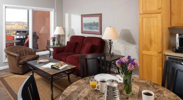 Hermann Hill, Book Hotel Hermann Missouri