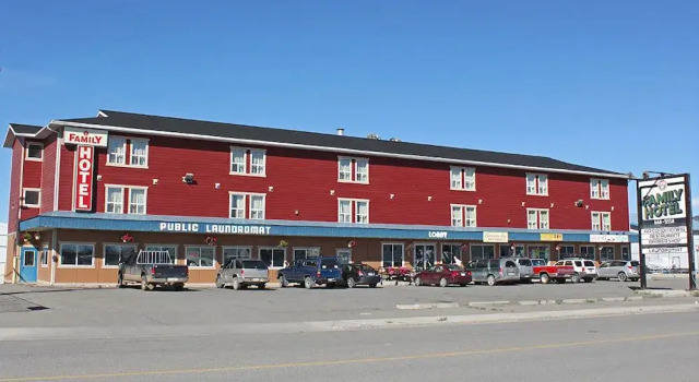 Destination Family Hotel, Rezervovat Hotel Hotely v Whitehorse s parkováním, Parkování