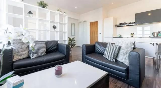 Lavish Loft Conversion - Amazing Location, Забронировать Отель Отели Бирмингема с парковкой, рядом с Royal Birmingham Society of Artists, Парковка