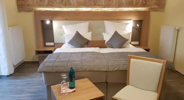 Трёхместный номер Luxury Hotel & Restaurant Sparta