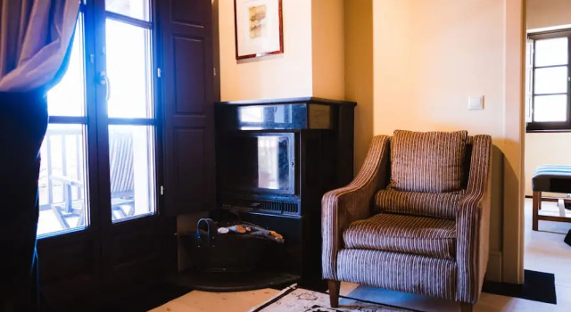 Люкс с красивым видом из окна Trikolonion Country Hotel