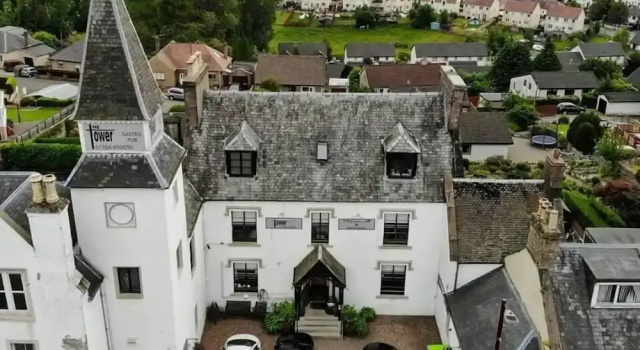 Апартаменты The Tower Gastro Pub & Apartments