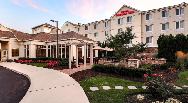 Четырёхместный номер Standard Hilton Garden Inn Melville