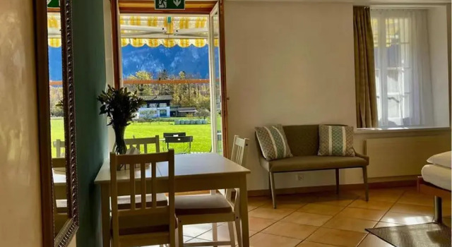 Апартаменты Hotel Alpenrose beim Ballenberg