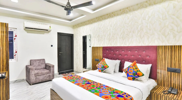 Номер Deluxe Fabhotel Keshri Inn