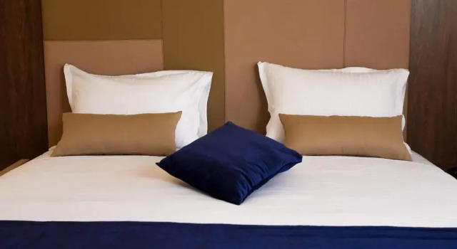 Полулюкс Hôtel Lescure Business and SPA